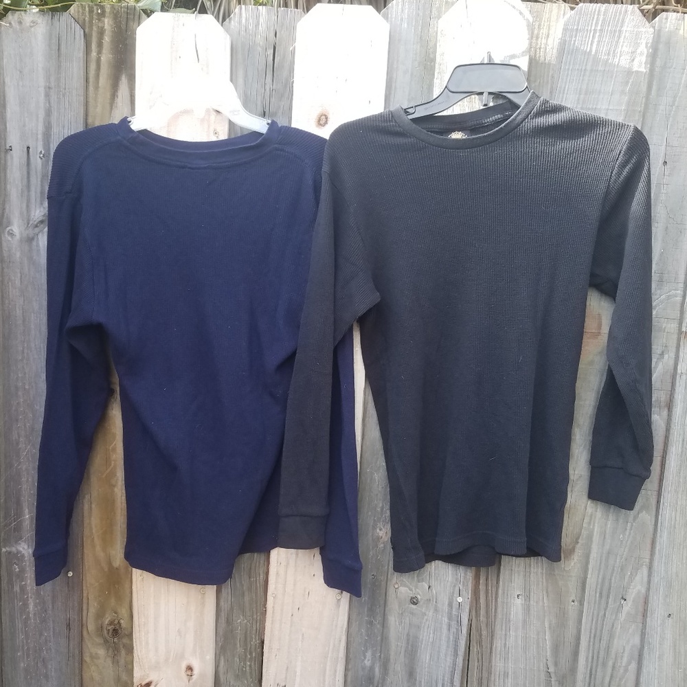 A lot of 2 Knocker activewear thermal shirts Small